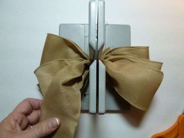 Puper pretty yet gorgeous centerpiece bow