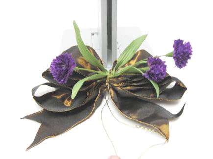 Apple Crafts for Fall: Decorating Apples with Bowdabra Bows How to make a ribbon bow