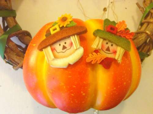 Thanksgiving Decor: Fun Fall Wreath Thanksgiving Décor Crafts