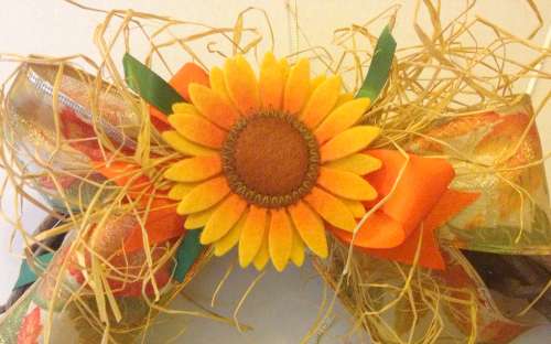Thanksgiving Decor: Fun Fall Wreath how to make homemade wreaths