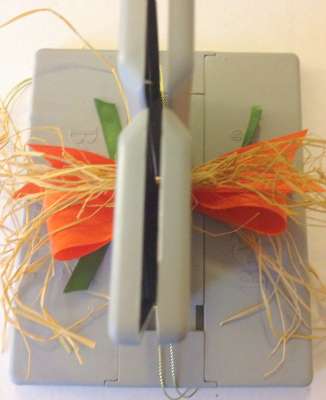 Thanksgiving Decor: Fun Fall Wreath How to make Pumpkin Hair Bow