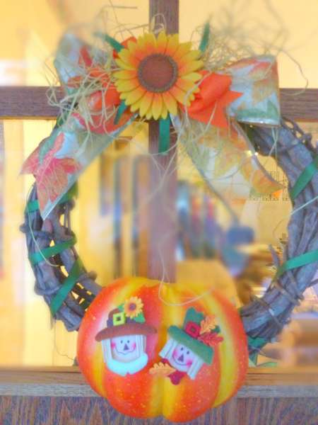 Thanksgiving Decor: Fun Fall Wreath DIY Thanksgiving decorations