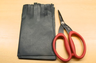 Make adorable ghosts and goblins party favors