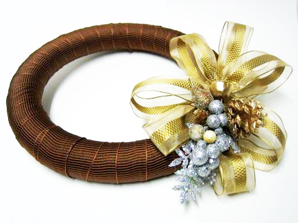 Thanksgiving Decor: Ribbon Wrapped Wreath with Bow easy DIY Home Decoration Tips