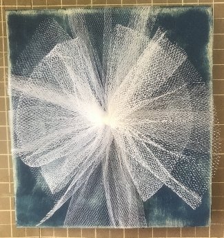 Christmas Home Decor Crafts: Ruffled Ribbon Christmas Tree Bow making tools materials