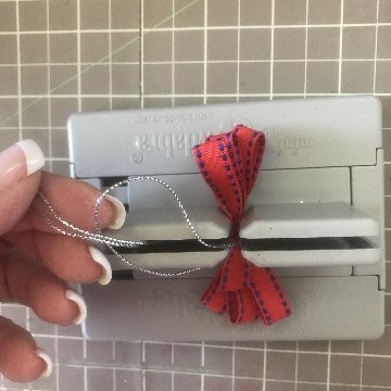 Christmas Home Decor Crafts: Ruffled Ribbon Christmas Tree Tools for Making Self Bows