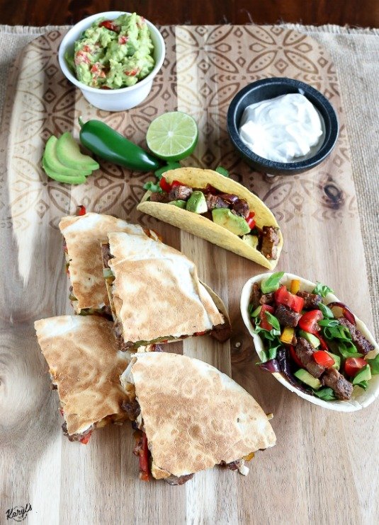 Holiday Gift Wrapping: How to tie ribbon around a gift box. Beautiful Holiday Gift Wrapping