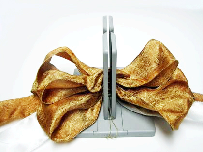 how to make a wreath bow