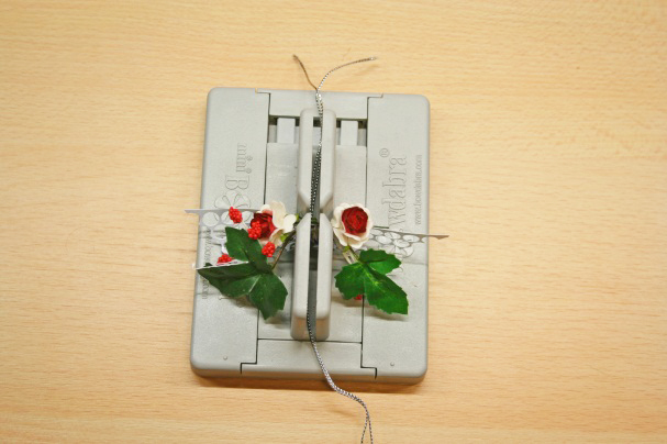 Handmade Christmas Gifts: Treat Bags with Punchinello Ribbon Bows how to make a gift bow