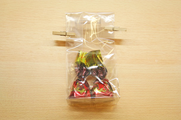 Handmade Christmas Gifts: Treat Bags with Punchinello Ribbon Bows Treat Bags with Punchinello Ribbon Bows