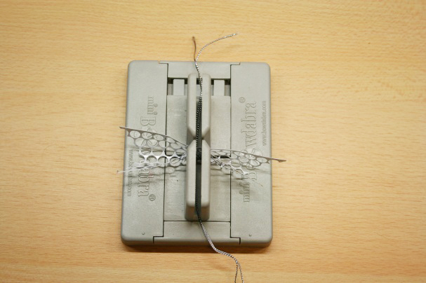 Handmade Christmas Gifts: Treat Bags with Punchinello Ribbon Bows how to make a simple bow