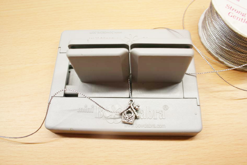 how to make a ribbon wreath