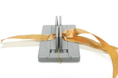 Christmas Home Decor Crafts: Ruffled Ribbon Christmas Tree Make a Bow and Arrow By Hand