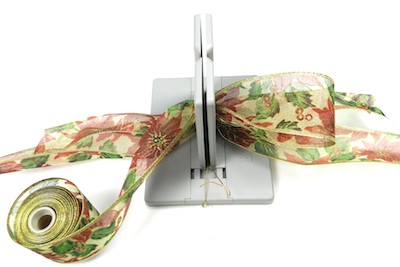 make Pine Wreath bow