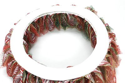 How to make a loopy bow for a wreath