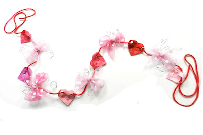 Perfect Ribbon Hearts and Bows Garland 