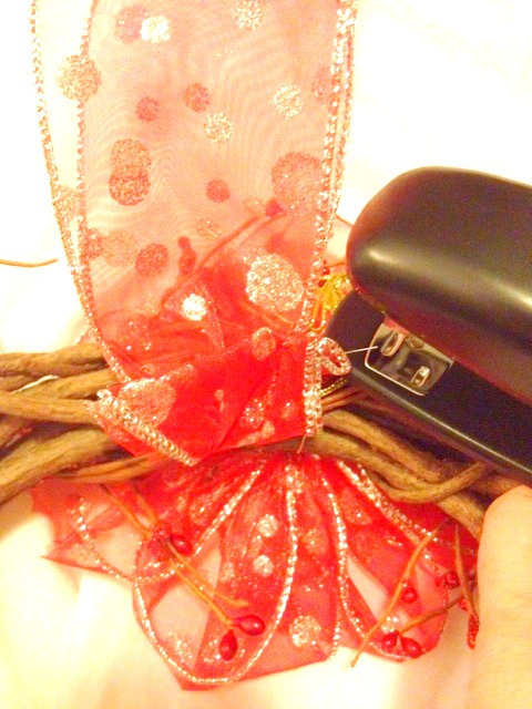 Easy create Valentine’s Day Wreath 