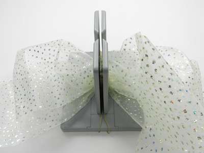 Make a Fun and Colorful Mardi Gras Wreath from bead