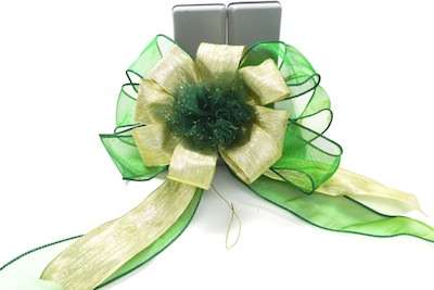 how to make a bow with ribbon