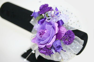 How to Make a Mini Bowdabra Wrist Corsage 16-2