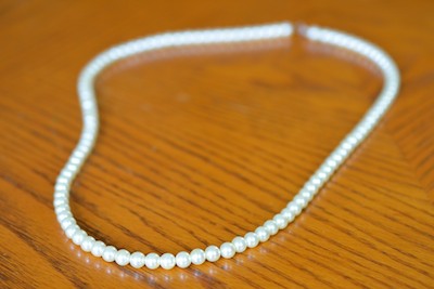 Simple Pearl Necklace