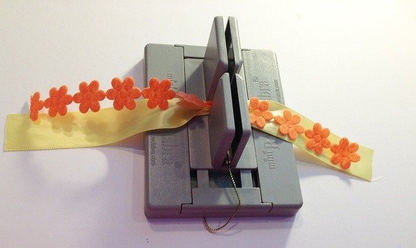 how to make bows with ribbon