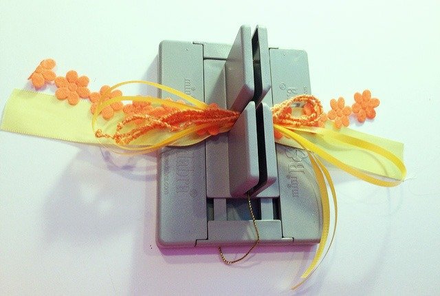 how to make a ribbon bow