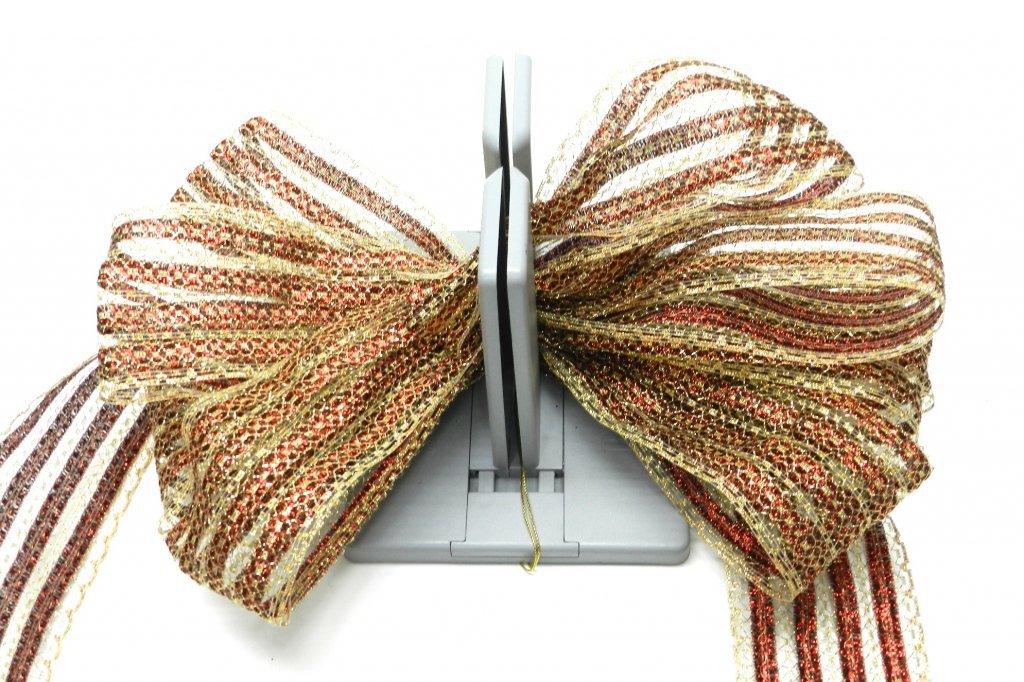 How to Make a Bow for a 4th of July Wreath