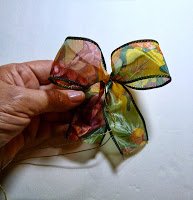 How to Make Bows With Ribbon