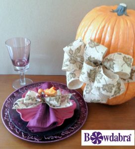 Easy Thanksgiving Bow Table Setting