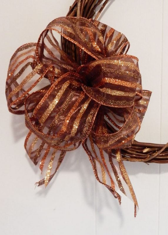 easy making wreath with DIY bows