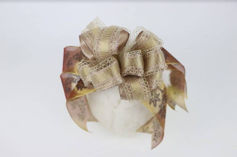 GOLDEN RIBBON PEW BOW