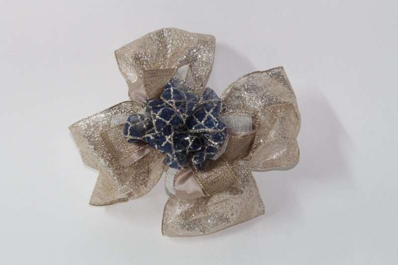 Pretty Wreath and Present Bow