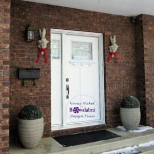 How to add some easy to make outdoor burlap decor bows with Bowdabra
