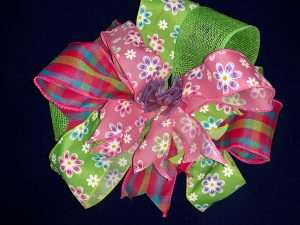 How to easily make this amazing ribbon scrap wreath bow