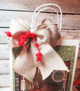 How to make a Christmas gift bag even more attractive with Bowdabra