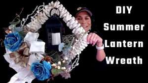 Video DIY – How to easily make a beautiful dollar store square wreath