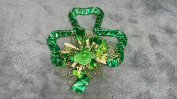 stunning shamrock wreath