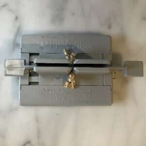 Compress Ribbons in Mini Bowdabra with Wand