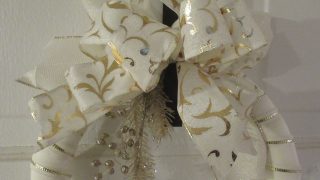 white.gold.wreath.bowdabara-8-steph-ackerman